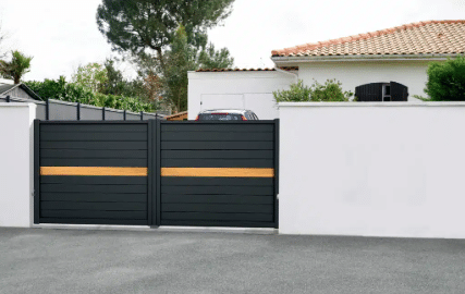 portail en alu sur mesure décoré