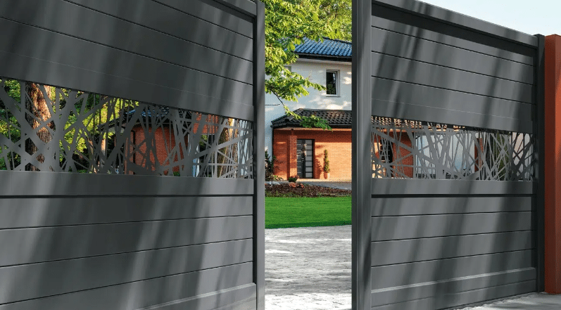PORTAIL EN ALUMINIUM